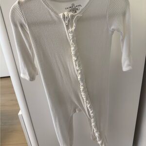 Caden Lane White Ribbed Ruffle Zip Footie